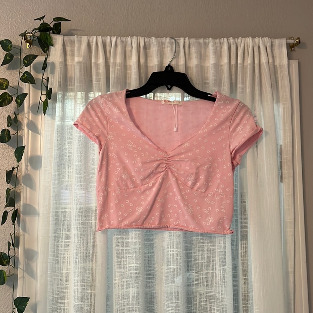 Romwe cropped tee with floral print